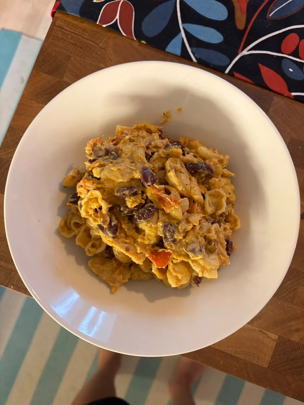Curry-lohipasta